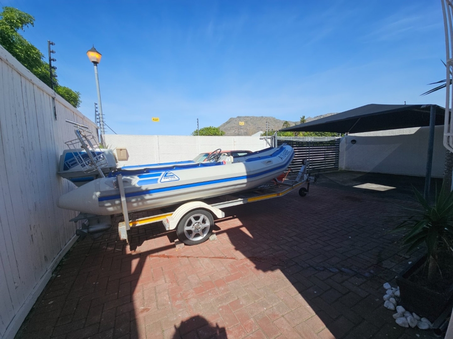 4 Bedroom Property for Sale in Marina Da Gama Western Cape
